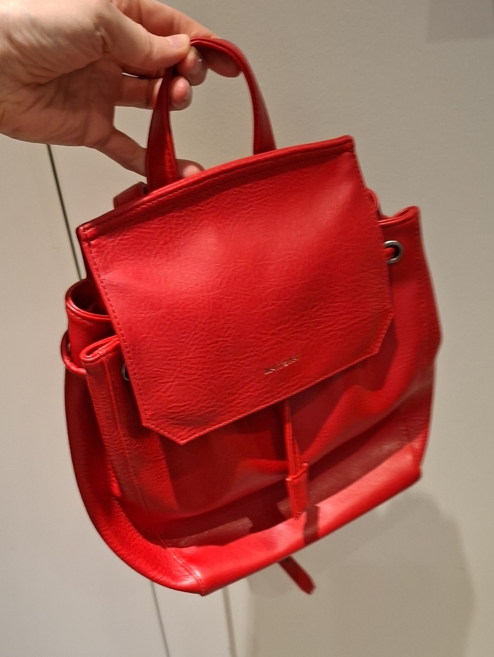 Matt & Nat Vibrant Red Vegan Leather Slouchy 90's Drawstring Backpack - Picture 4 of 9